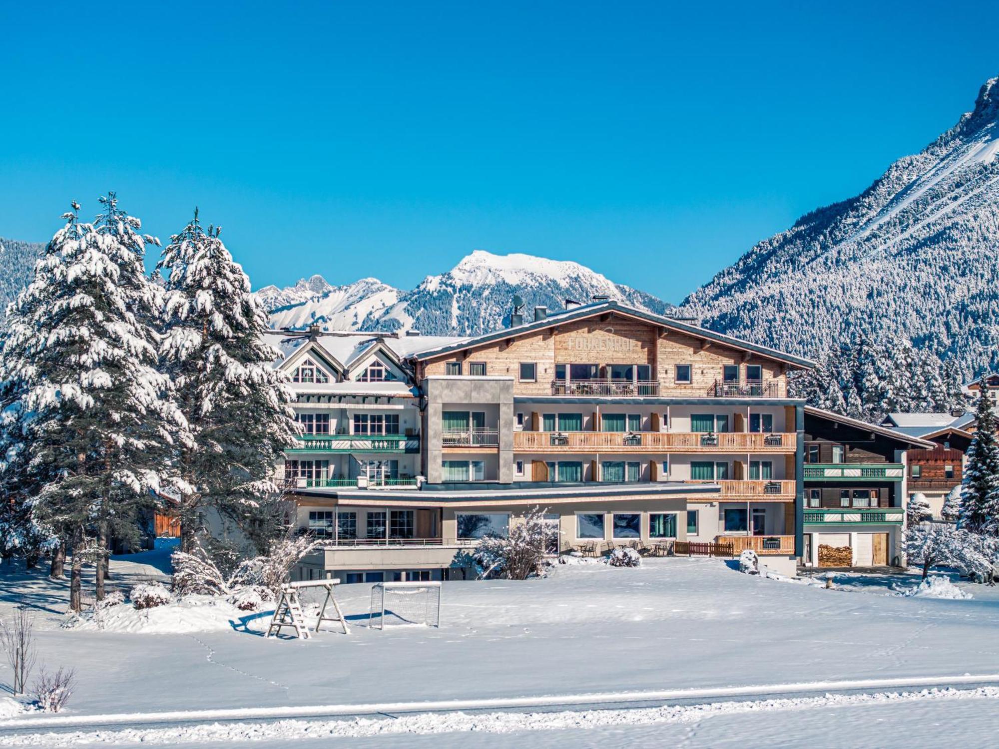 Hotel Foehrenhof Stanzach Exterior foto