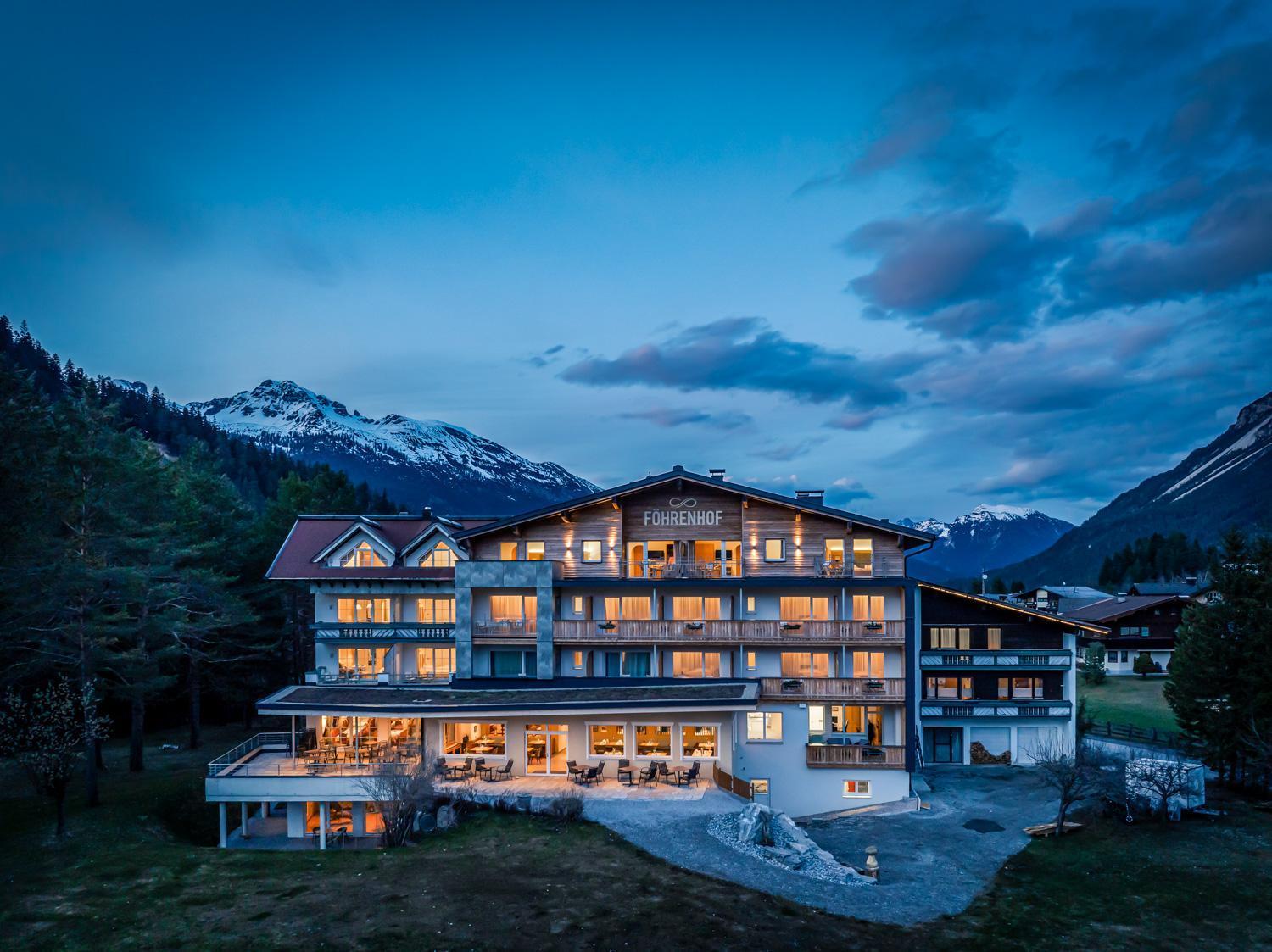 Hotel Foehrenhof Stanzach Exterior foto